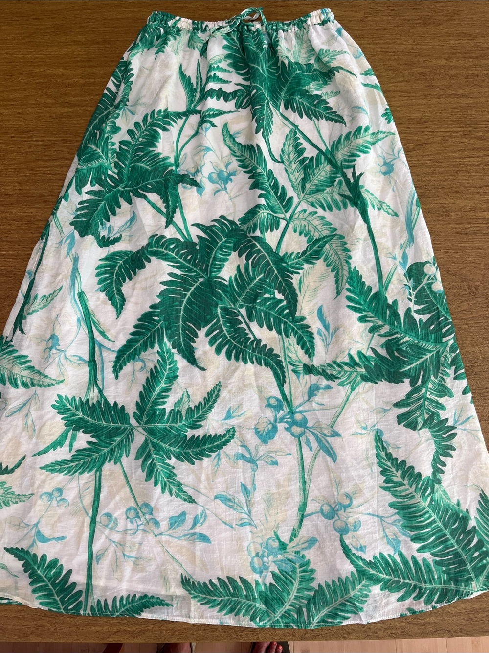H & M Lightweight  Green & Cream Palm Print Drawstring Maxi Skirt, Sz XS